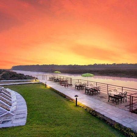 Park Safari Resort, Chitwan National Park Экстерьер фото