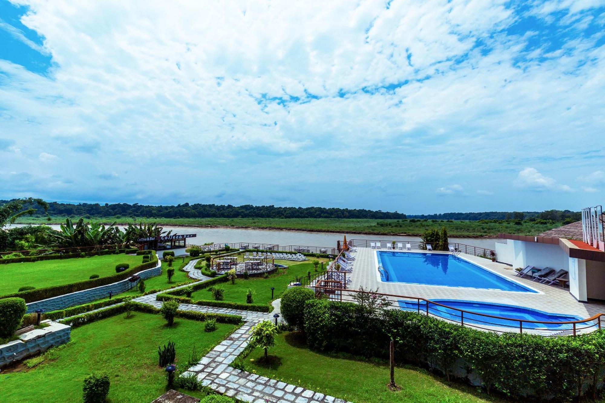 Park Safari Resort, Chitwan National Park Экстерьер фото