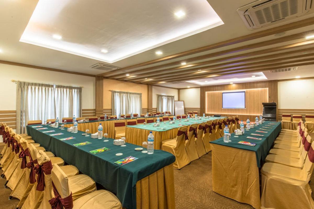 Park Safari Resort, Chitwan National Park Экстерьер фото